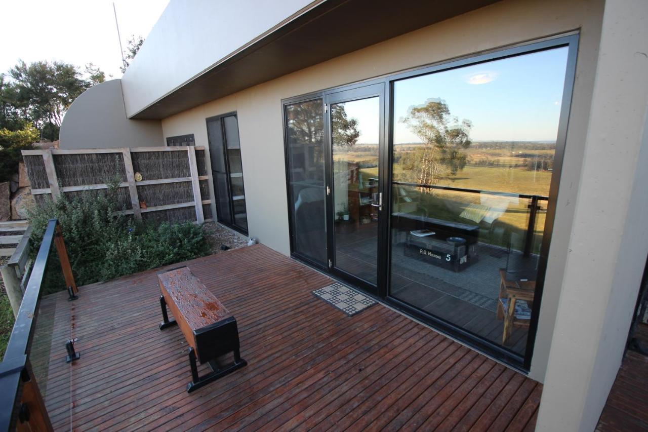 Down To Earth Farm Retreat Apartment Sarsfield Bagian luar foto