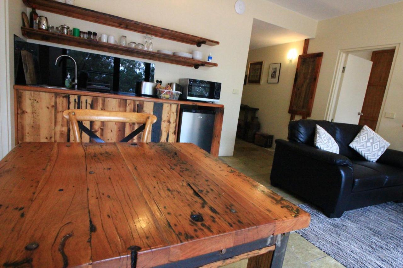 Down To Earth Farm Retreat Apartment Sarsfield Bagian luar foto