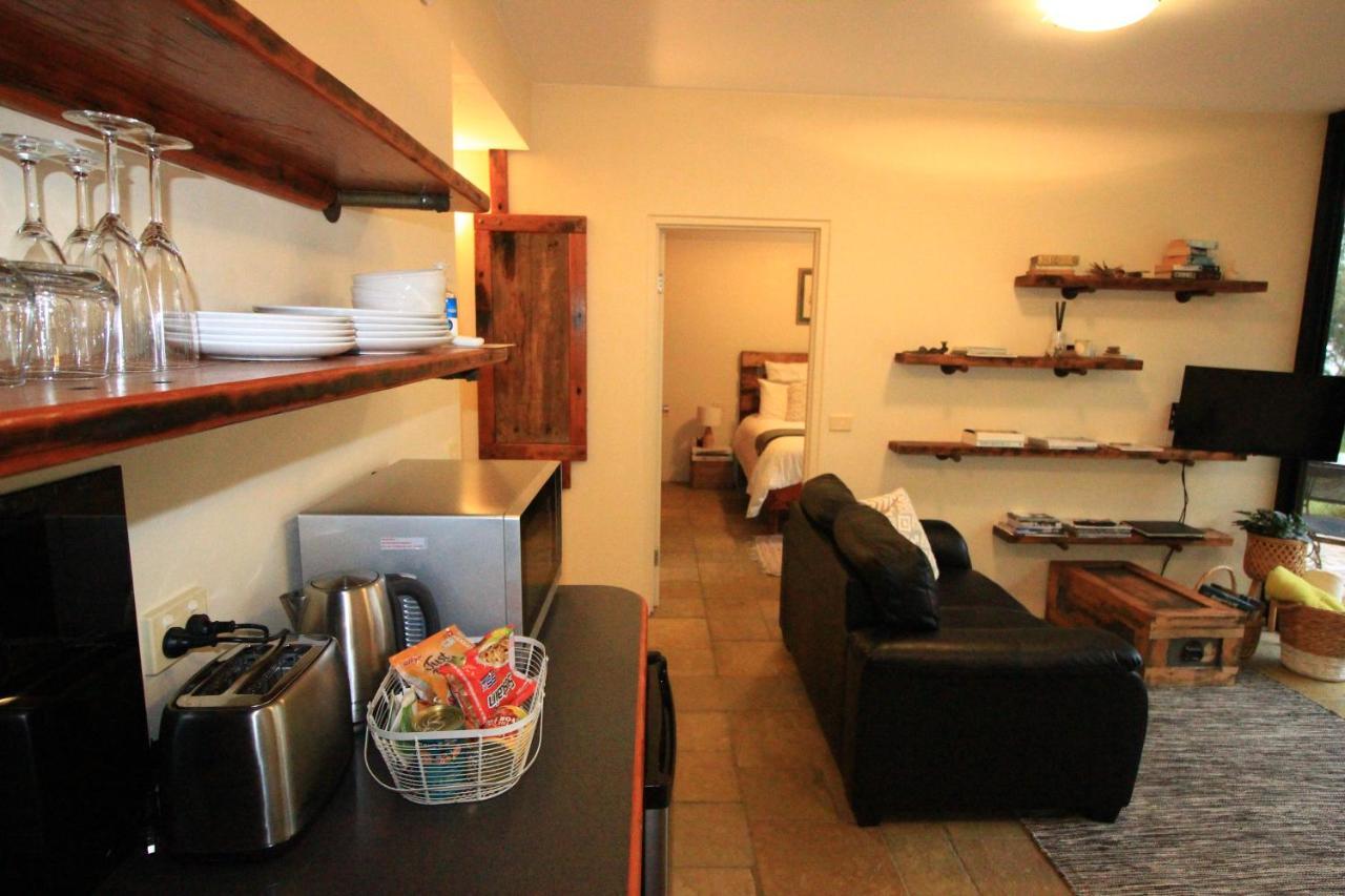 Down To Earth Farm Retreat Apartment Sarsfield Bagian luar foto