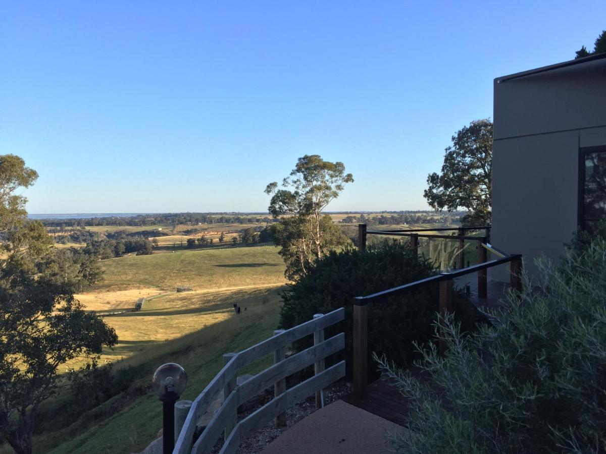 Down To Earth Farm Retreat Apartment Sarsfield Bagian luar foto